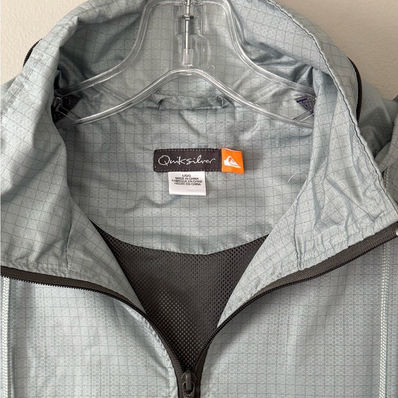 Quicksilver Jacket Windbreaker Womens Lg Hooded Full Zip Pocket Logo Silver - Picture 3 of 11